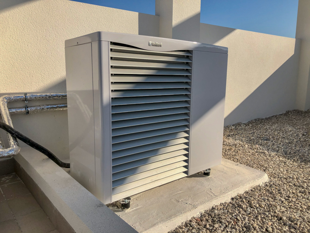 Underfloor heating with air source heat pump – Vaillant